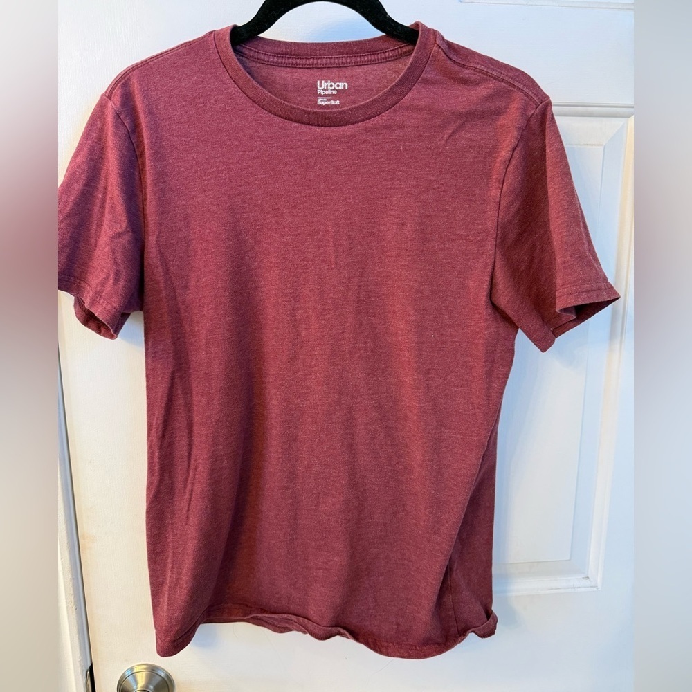 Urban Pipeline Men's Burgundy Short Sleeve Tee